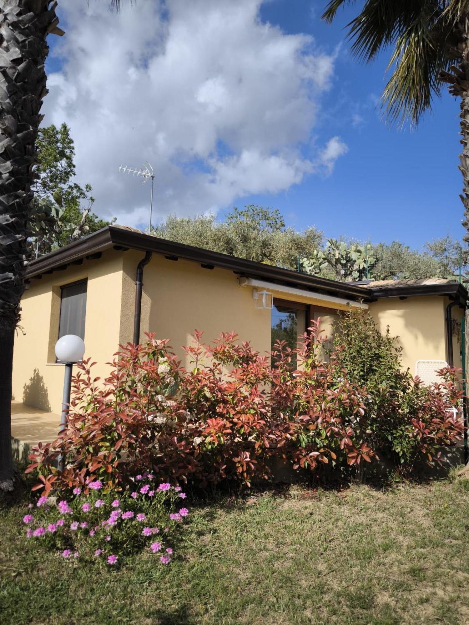 Casa Vacanze La Cuntintizza San Michele di Ganzaria Extérieur photo